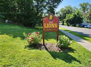 126 Triangle St APT B18, Danbury, CT 06810