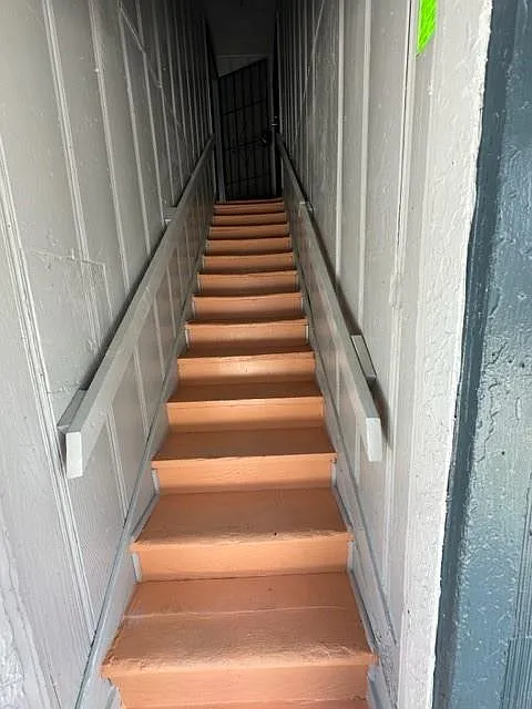 2 bed, 1.0 bath, 800 sqft, $900 — Photo 2