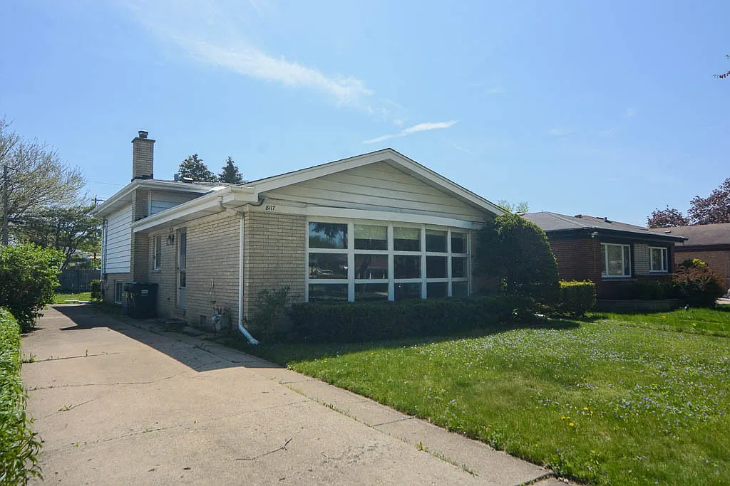 Appealing 3 Bed, 1.5 Bath at Central Ave + Reba St (Morton Grove) — Photo 1