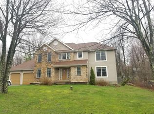 332 Butz Ln, Scotrun, PA 18355