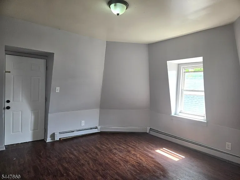 763 W Grand Ave — Photo 8