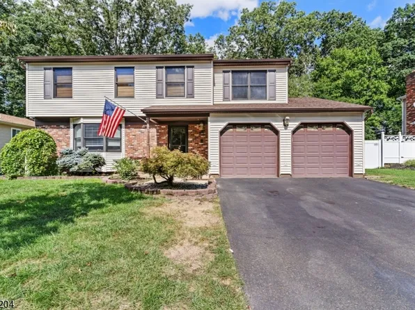 11 Deer Hollow Dr, Howell Twp., NJ 07731