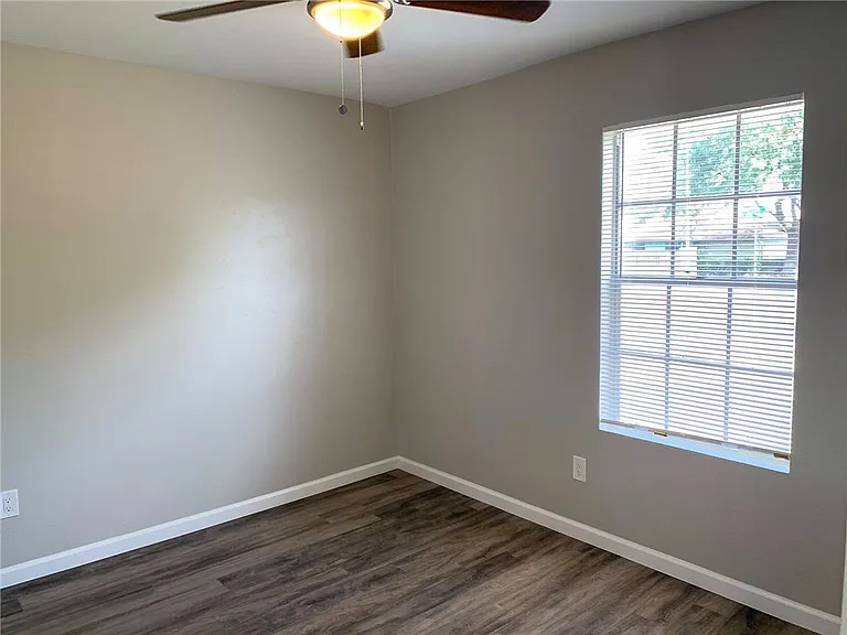 11640 Parkfield Dr — Photo 10