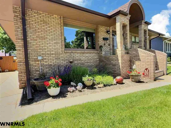 2418 Avenue B, Scottsbluff, NE 69361