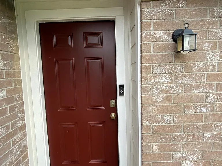 5027 Kleinway Dr — Photo 3