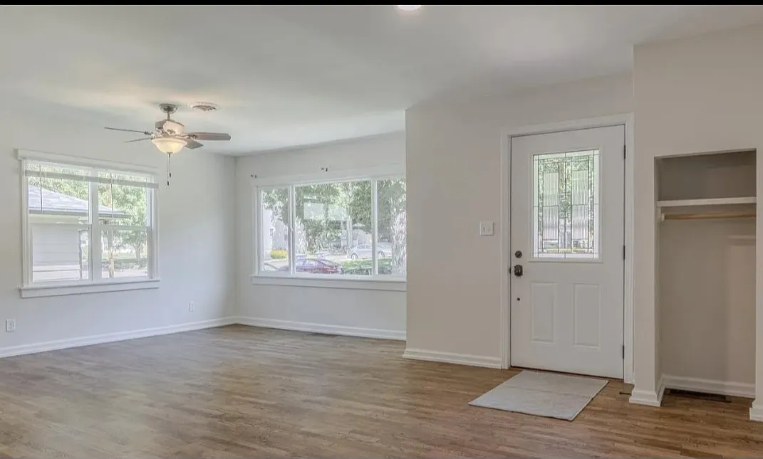 3 bed, 2046 sqft, $2,500 — Photo 2