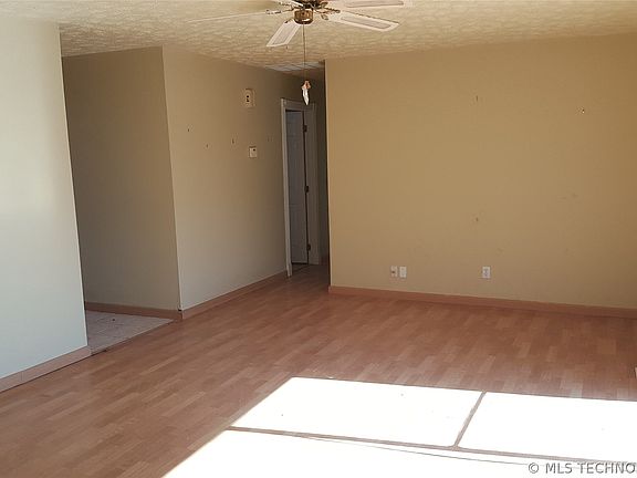 3rd image of 220 B St NW