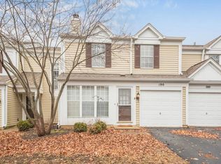 190 Port Royal Cir, Aurora, IL 60504