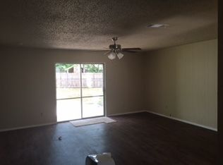 828 SW Sundown Trl, Burleson, TX 76028