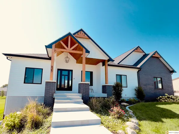 423 W M St, Mc Cool Junction, NE 68401