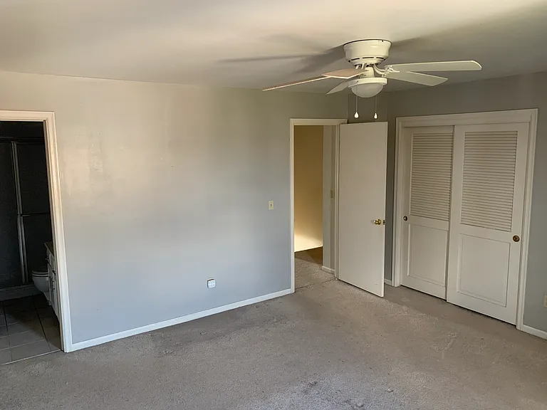 4886 Dierker Rd — Photo 12