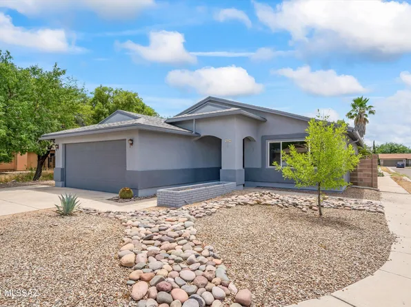 3225 S Kristina Park Loop, Tucson, AZ 85730