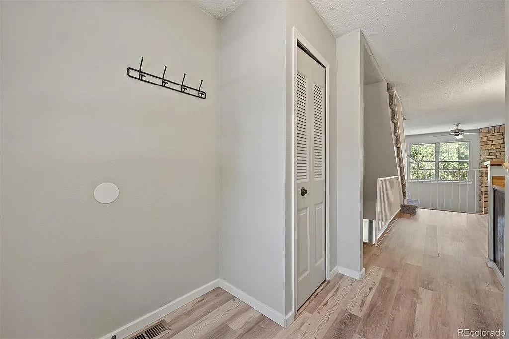 2 bed, 2.5 bath, 1510 sqft, $2,100 — Photo 4