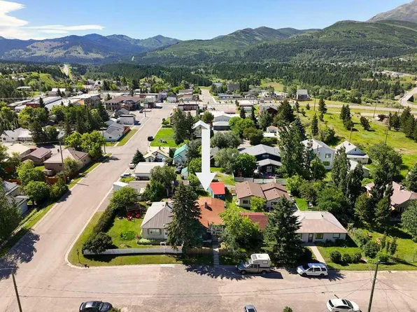 2229 N 210th St, Crowsnest Pass, AB T0K 0C0