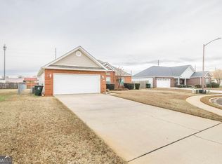 114 Chasen Ct, Byron, GA 31008