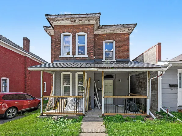 42 Elmsley St S, Smiths Falls, ON K7A 3P6