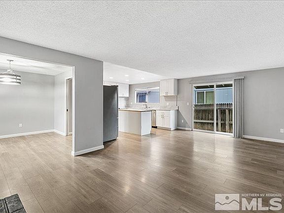 4th image of 3201 Meadowlands Dr