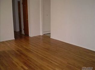 3 Terrace Ln, Hampton Bays, NY 11946