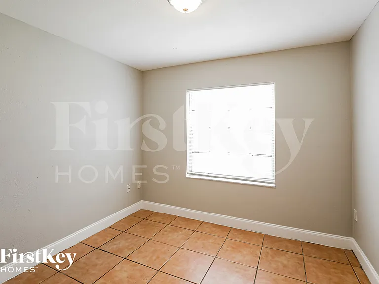 10352 SW 208th Ln — Photo 15