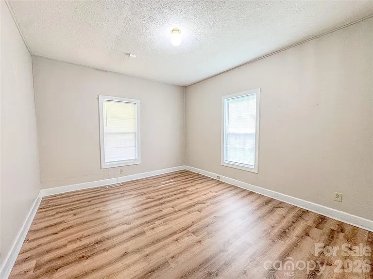 818 Grier St — Photo 9