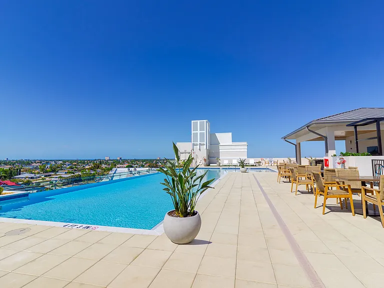 Bimini Square Apartments — Photo 18