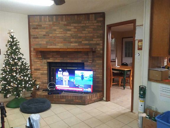 2nd image of 1060 Langley Ave