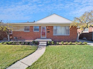 21819 Schroeder Ave, Eastpointe, MI 48021
