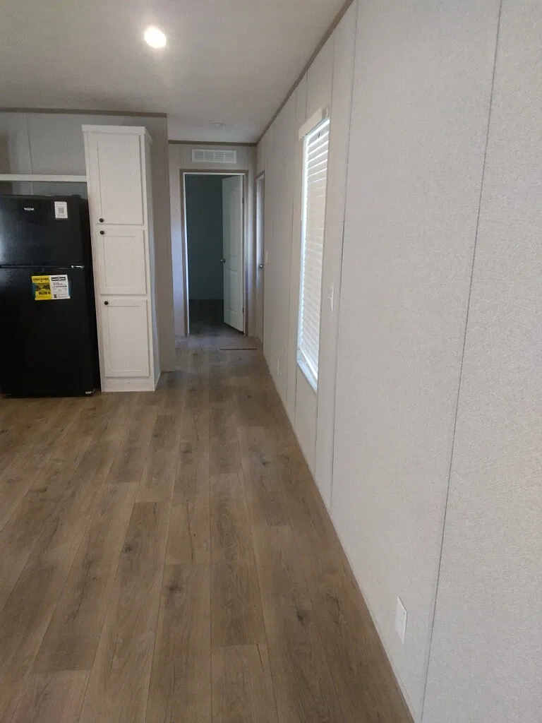 3 bed, 1050 sqft, $1,275 — Photo 2