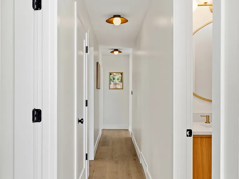 2276 Johnston Rd — Photo 53