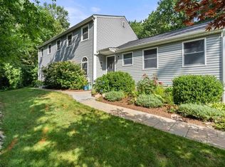 20 Heather Ln, Walpole, MA 02081