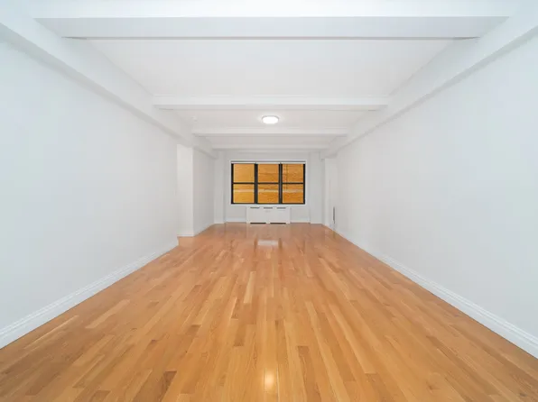 400 East 58th Street image 1 of 13