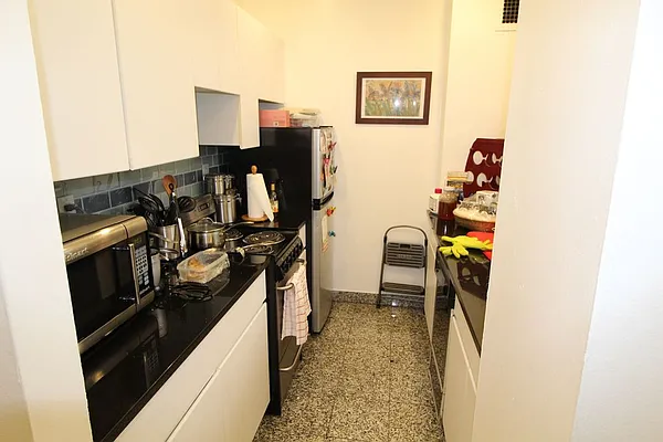 Rented by Mossanen Group | media 30