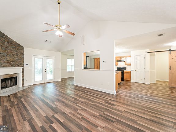 3rd image of 5302 Morgan Manor Dr