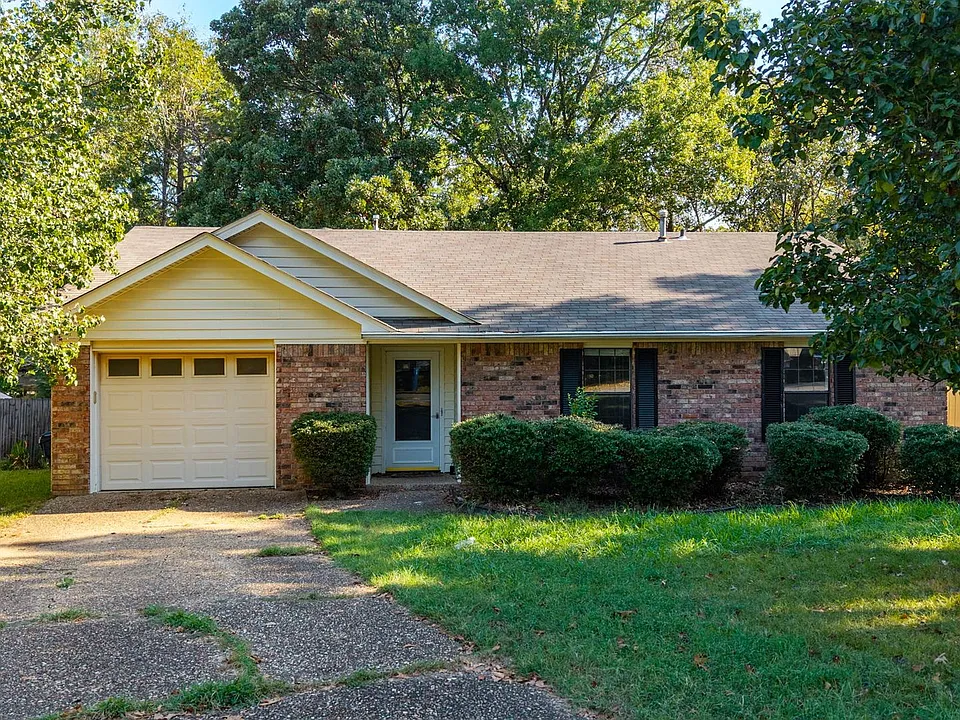 81 Oak Forest Loop