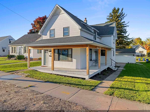 414 W 9th St, Kaukauna, WI 54130