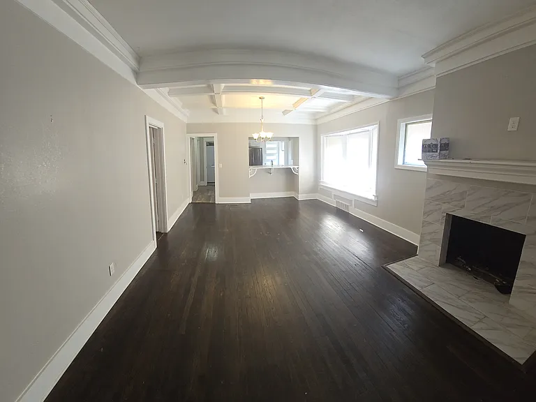 4323 Gillham Rd — Photo 5