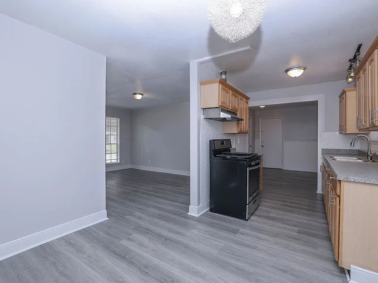 9834 Denning Dr — Photo 10