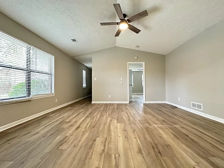 572 Wedgewood Dr #574 — Photo 5