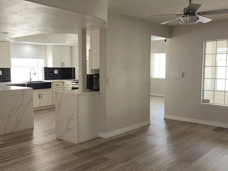 8016 Shorecrest Dr — Photo 10
