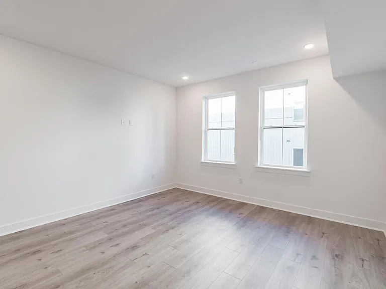1439 Federal Street — Photo 32