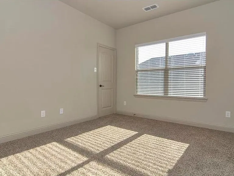 824 Lake Meadow Ln — Photo 10