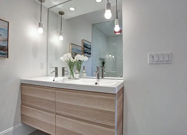 Upstairs bathroom