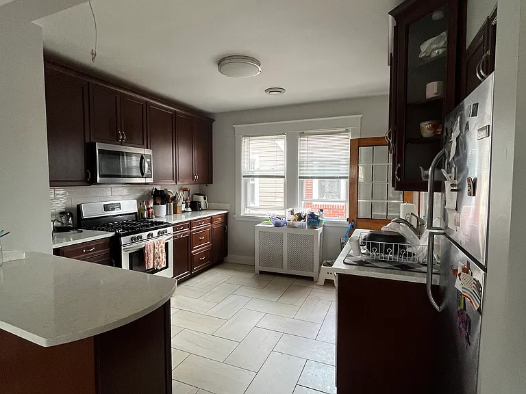 5508-5510 Hobart St #2 — Photo 9