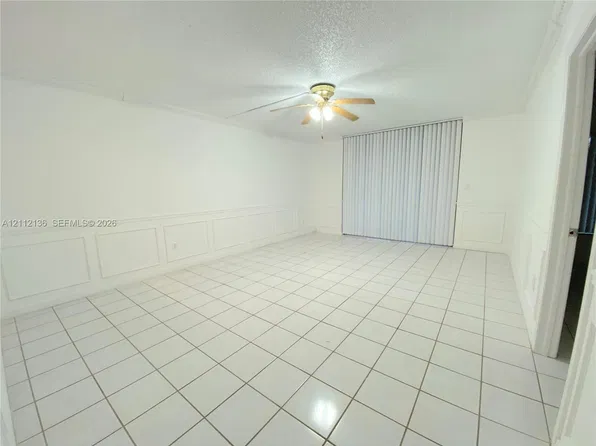 8635 NW 8th St APT 109, Miami, FL 33126
