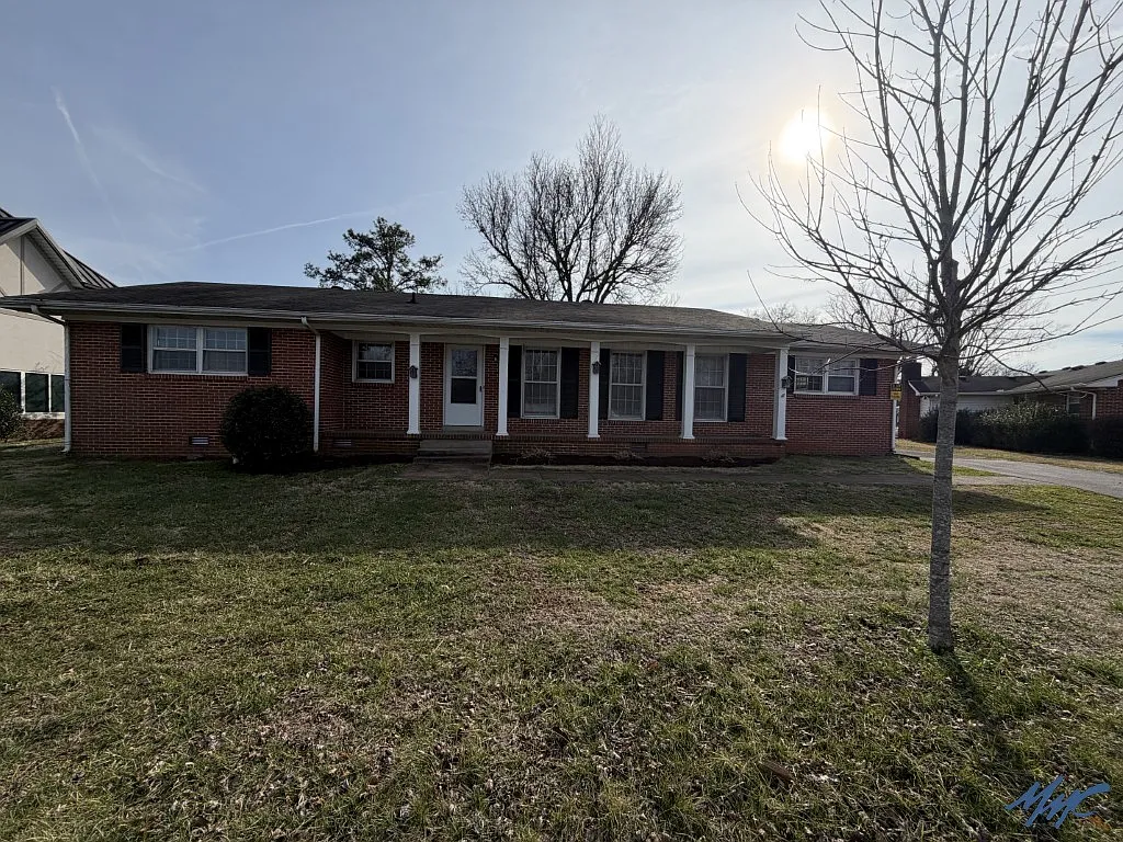 Building Photo - 803 W Northfield Blvd