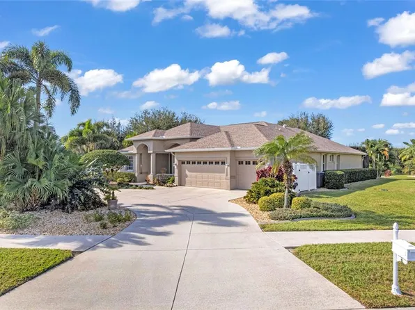 895 Clear Lake Dr, Englewood, FL 34223