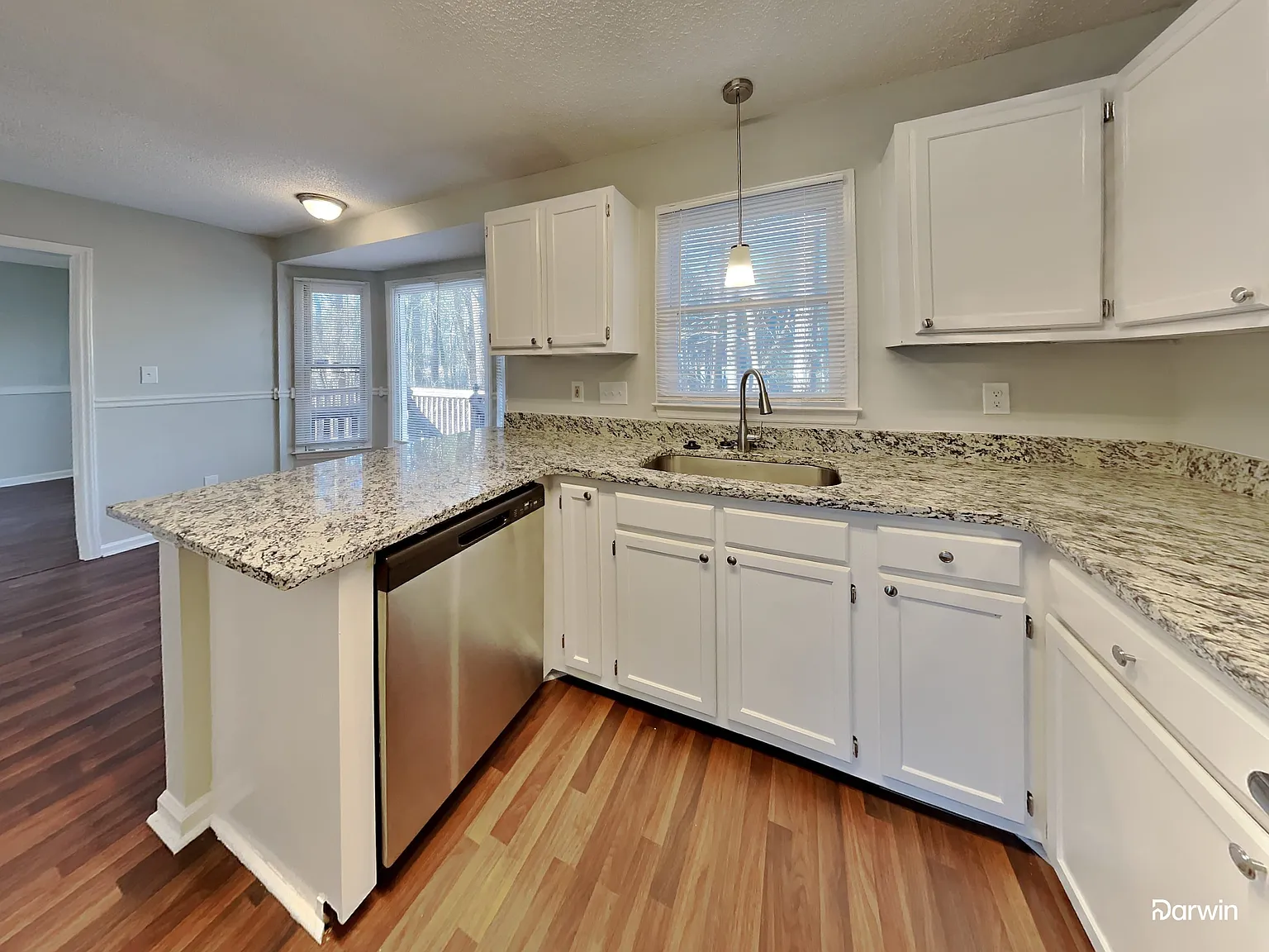 3 bed, 2.5 bath, 1618 sqft, $1,935 — Photo 3