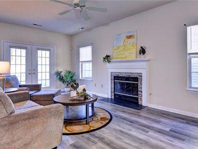 819 E Willow Point Pl, Newport News, VA, 23602