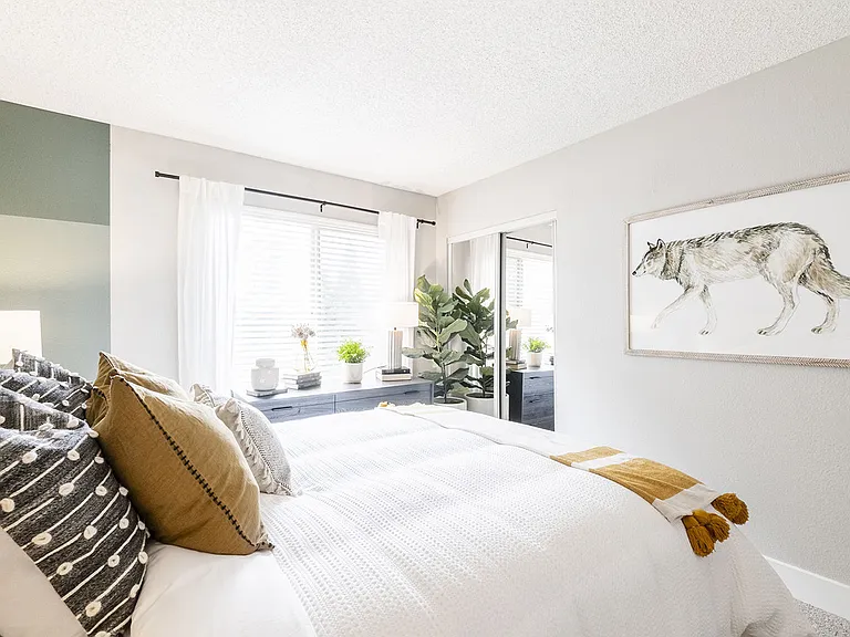 The Luxe Apartments — Photo 12
