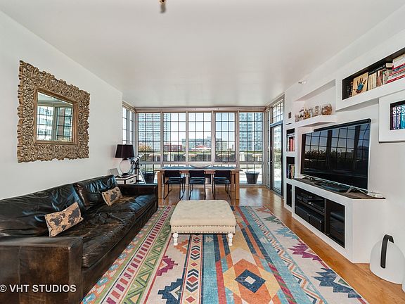 4th image of 1629 S Prairie Ave Unit 709